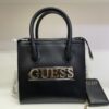 Cartera Guess Caracara Tote mediana