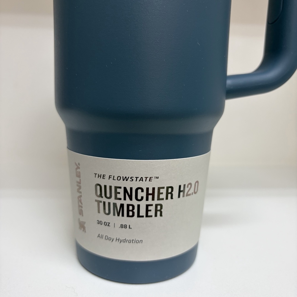 Stanley Quencher H2.0 Tumbler 30 Oz Caliente y Frio - Imagen 2
