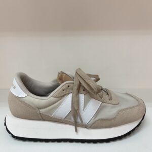 Zapatilla New Balance 237 Beige