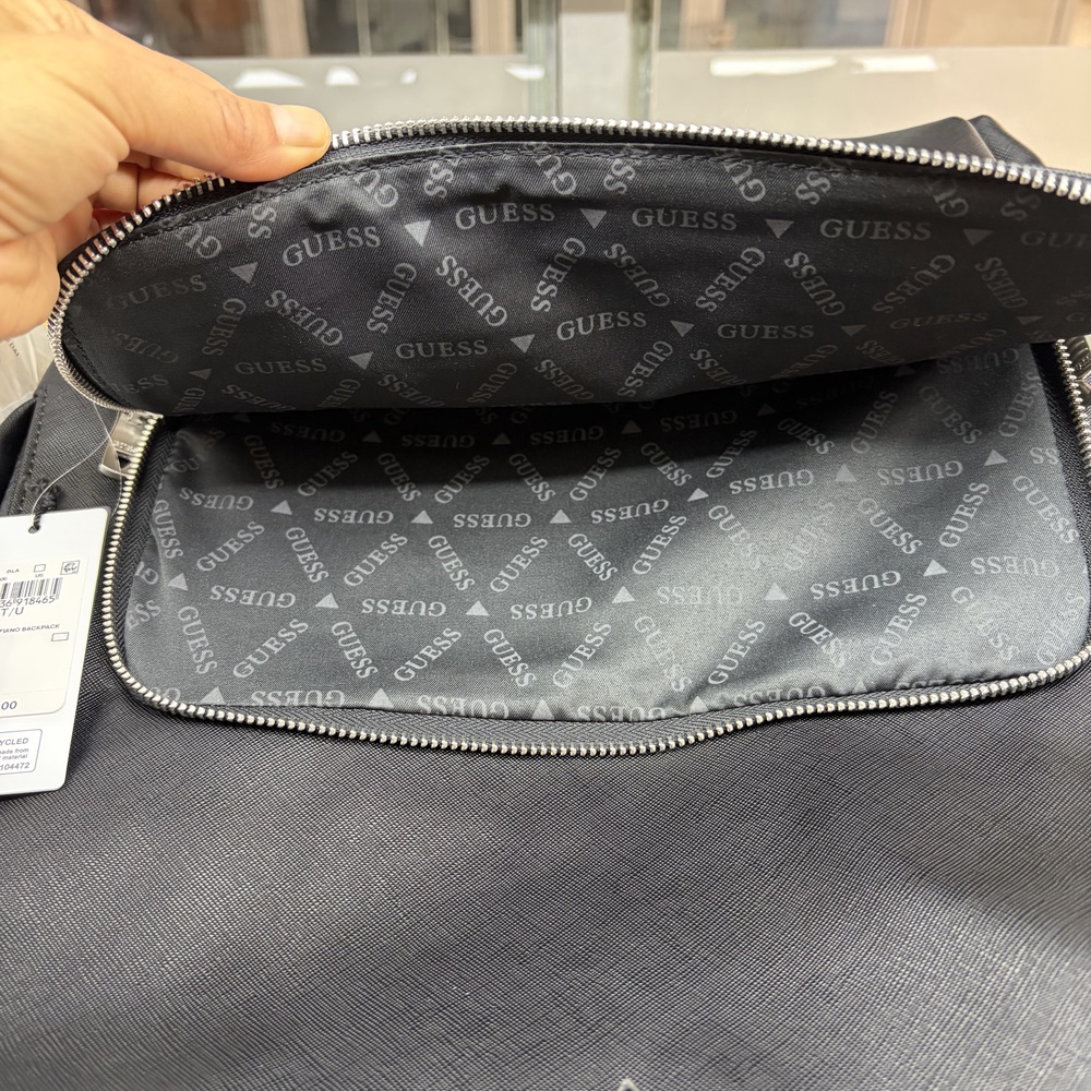 Mochila Guess Milano Saffiano negro Hombre - Imagen 5