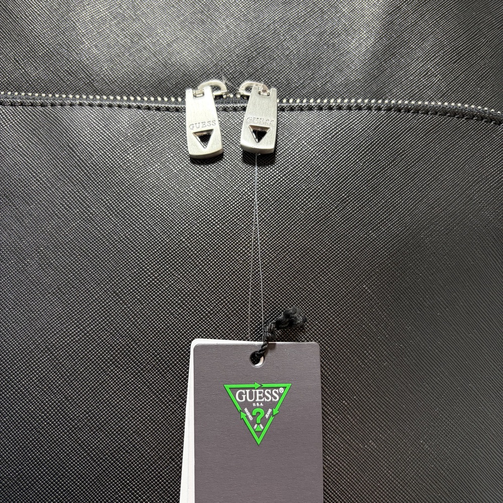Mochila Guess Milano Saffiano negro Hombre - Imagen 6